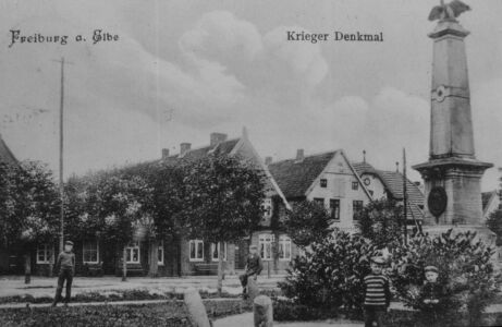 P206 - Krieger Denkmal