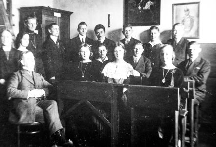 P 1867 - Schülerinnen und Schüler der Abgangsklasse