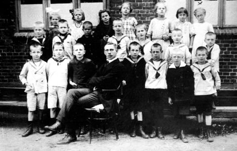 P 2284 - Mittelschule 1914